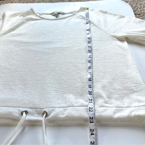 Casual Collections by F & F Ivory Tie Bottom Bell Sleeve Blouse Size 14 - Picture 9 of 13